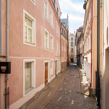 Heart Of Old Apartman *